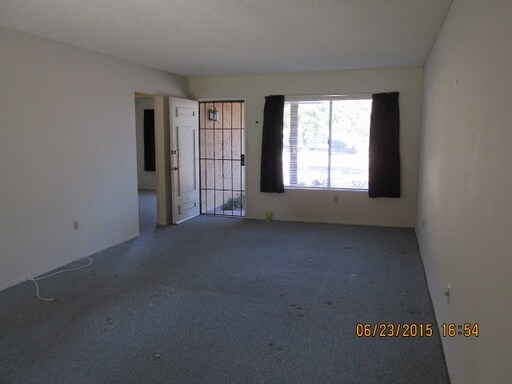 Building Photo - 1611 Peacock Blvd