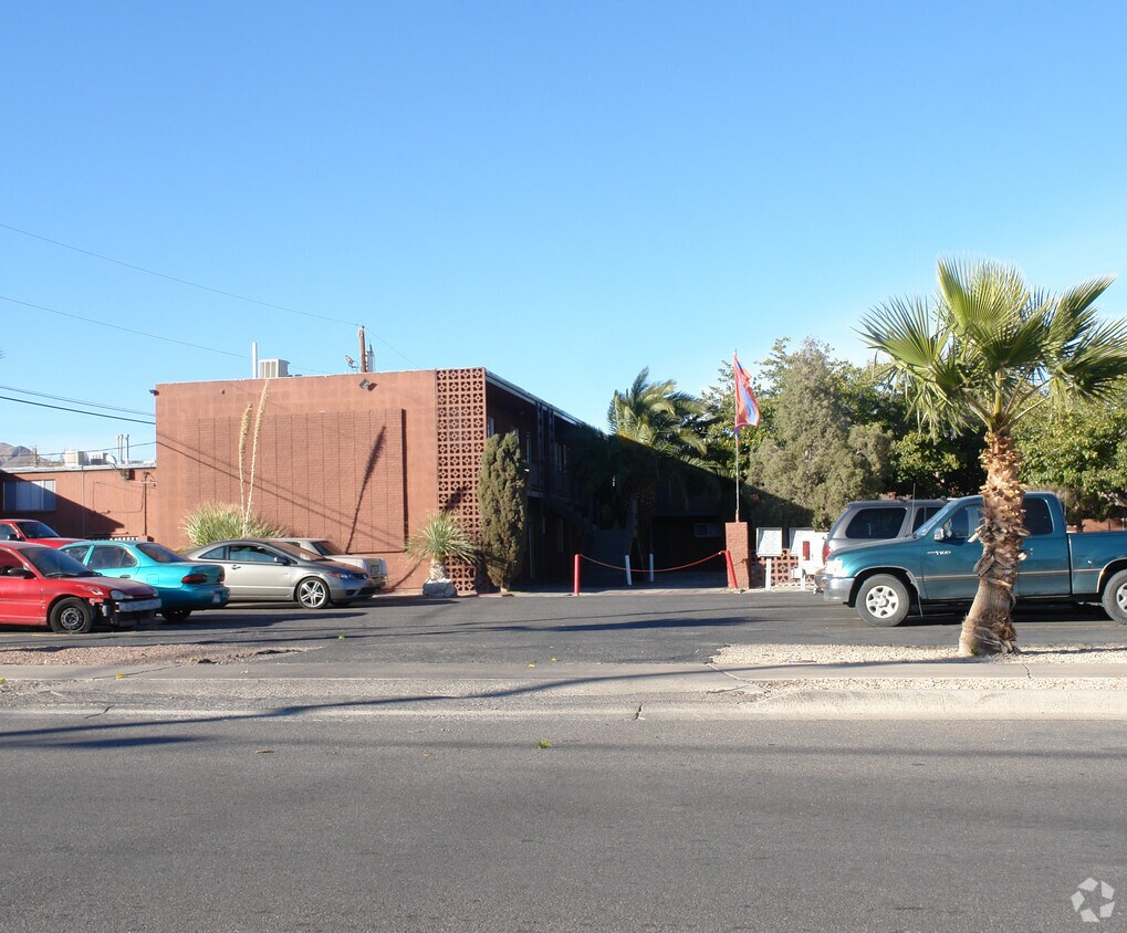 Foto principal - 4651 Titanic Ave