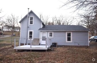Building Photo - 207 S Maple Ave