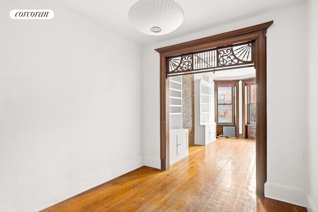 Foto del edificio - 396 8th St