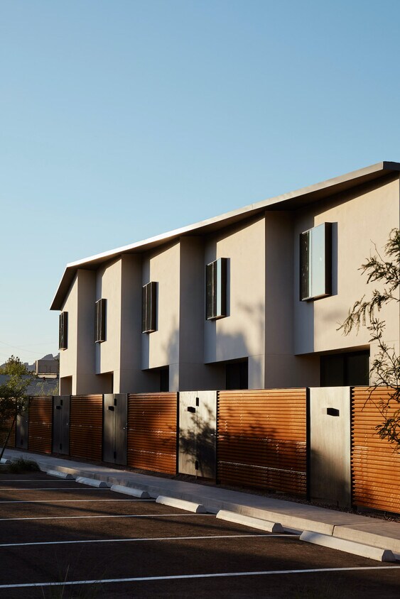 Foto del edificio - The Hollyhock