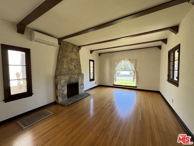 Foto del edificio - 10529 Clarkson Rd