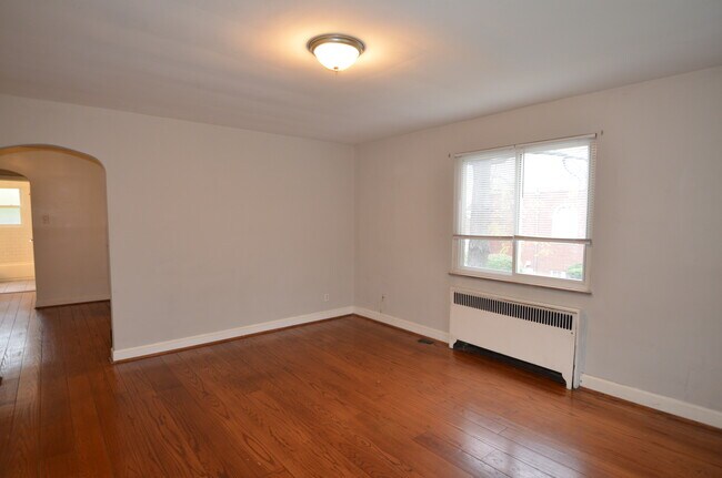 Foto del edificio - 6320 Kennedy Ave