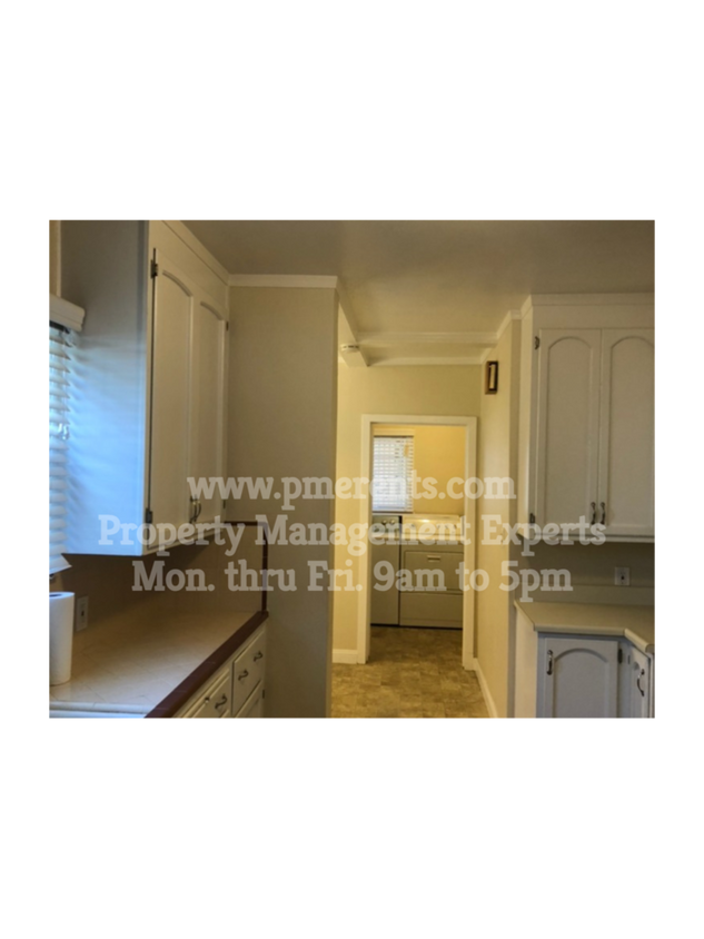 Foto del edificio - 1168 S Country Club Blvd