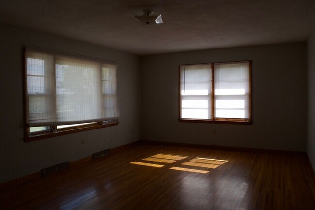 Foto del edificio - 3 Bedroom House Next To Columbia Regional ...