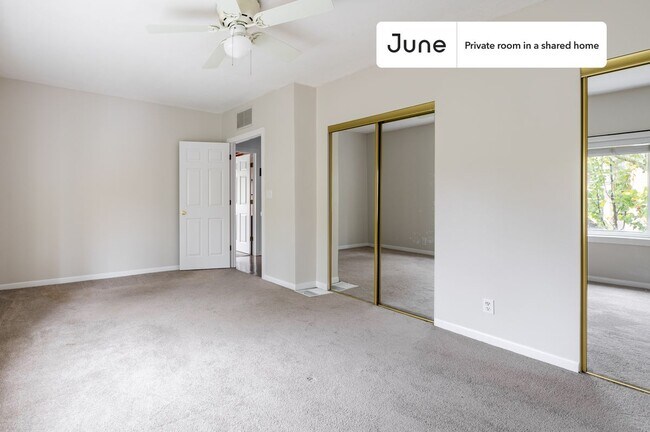 Foto del edificio - Room in Shared 5 bed/3 bath home