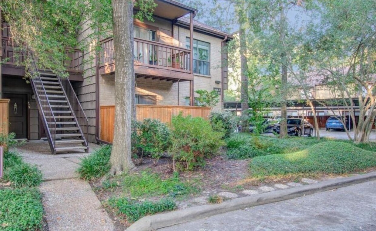 Building Photo - 11711 Memorial Dr