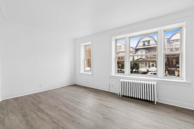 Foto del edificio - 137 Kensington Ave