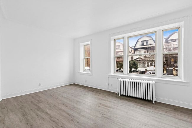 Building Photo - 137 Kensington Ave