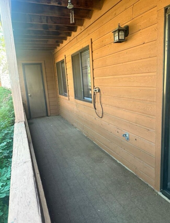 Photo - Available now!

Great Condo in Great Locat...