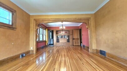 Foto del edificio - Charming 3-Bedroom Minneapolis Home with  Hardwood Floors & 2 Full Baths 11/1/2026