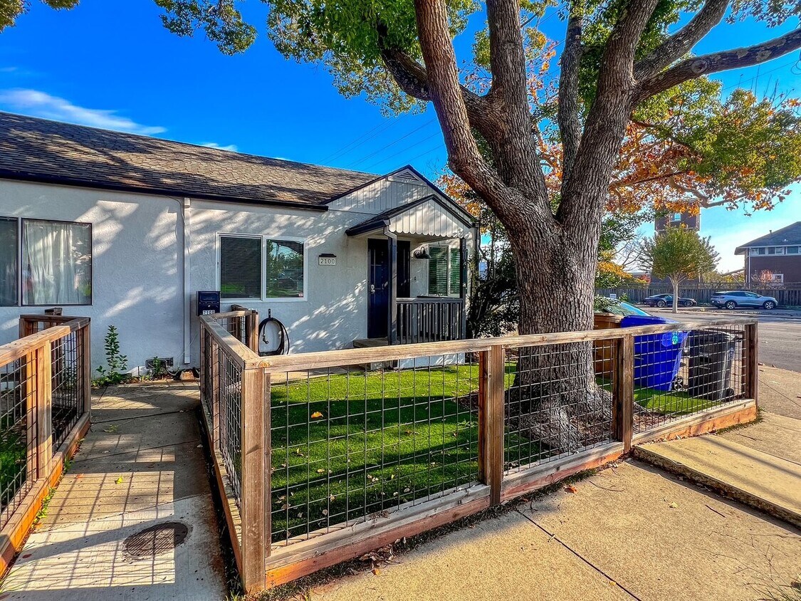 Primary Photo - Yajome, 2100-2118*