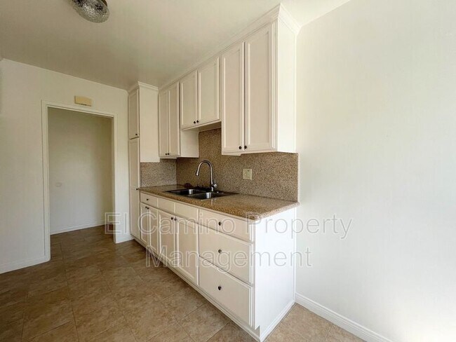 Building Photo - 3558 E 56th St