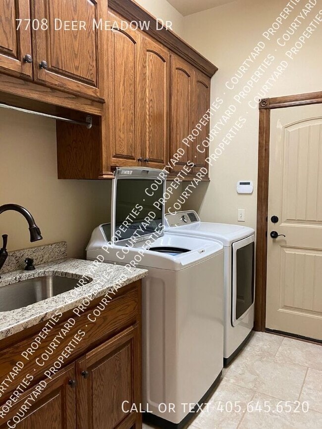 Building Photo - 7708 Deer Meadow Dr