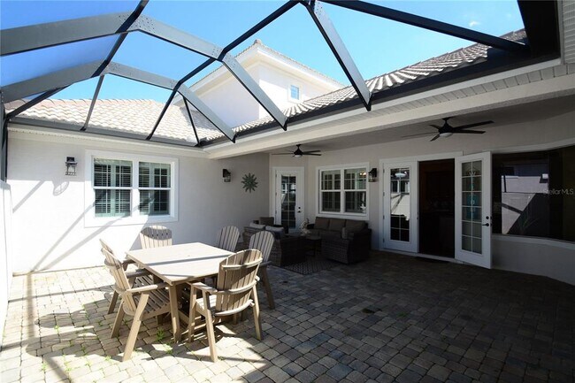 Building Photo - 16 Montilla Pl