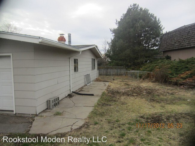 Building Photo - 4176 Adelaide Ave