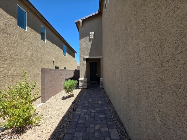 Building Photo - 2990 Overlook Brk St