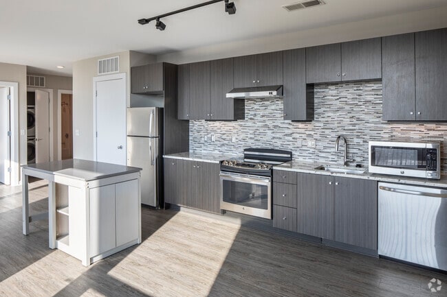 Cocina - 501 H Street, NE