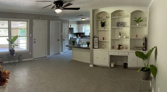 Building Photo - 4751 Queensbury Ct