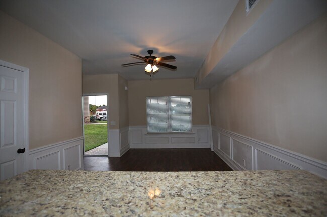 Foto del edificio - 142 Reserve Ln