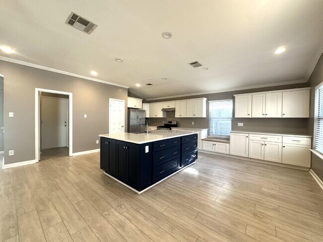 Foto del edificio - 1333 Rosie Ln