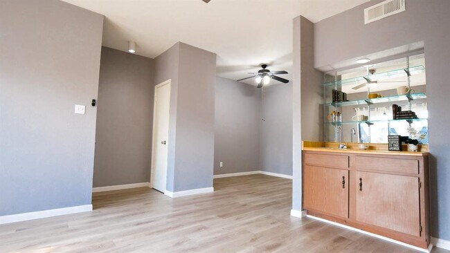 Foto del edificio - 9009 Richmond Ave.