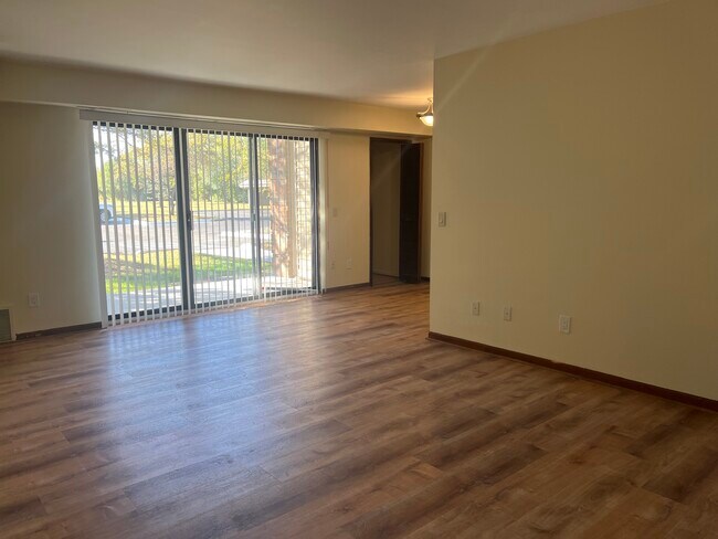 Foto del edificio - Greenwoods Apartments