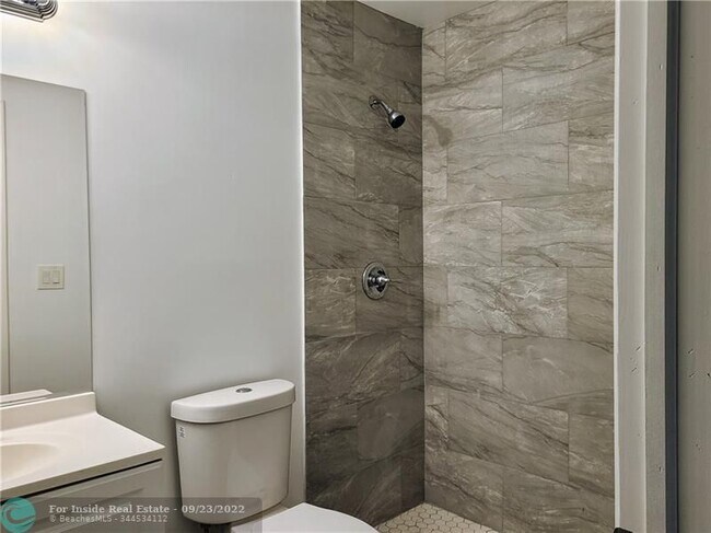 Foto del edificio - 2324 Johnson St