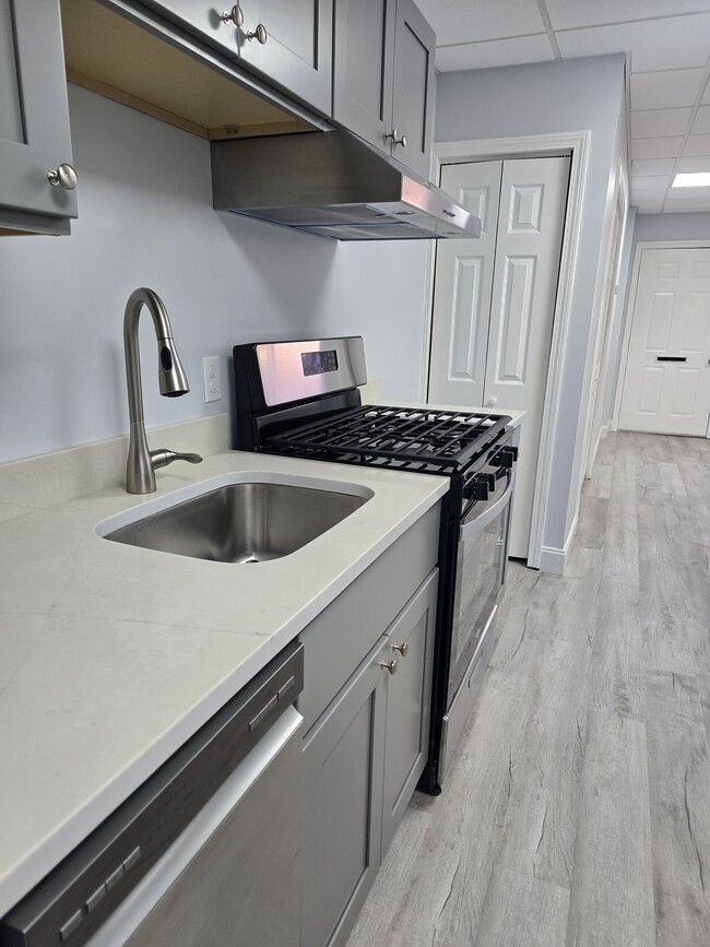 Building Photo - 5 Belknap St