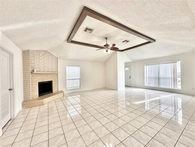 Building Photo - 6115 Briar Terrace Dr