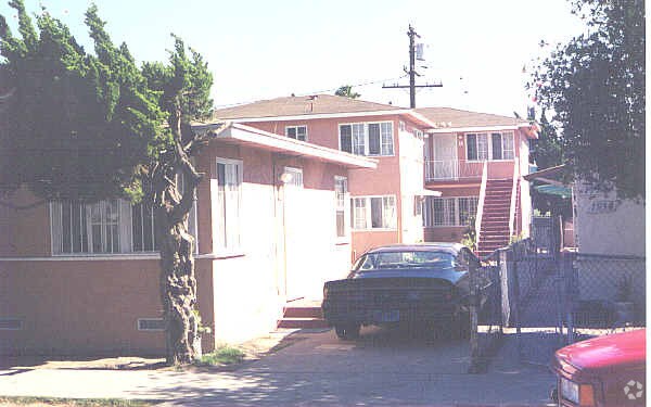 Primary Photo - 1520 Parade St