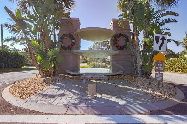 Building Photo - 10280 Imperial Point Dr W