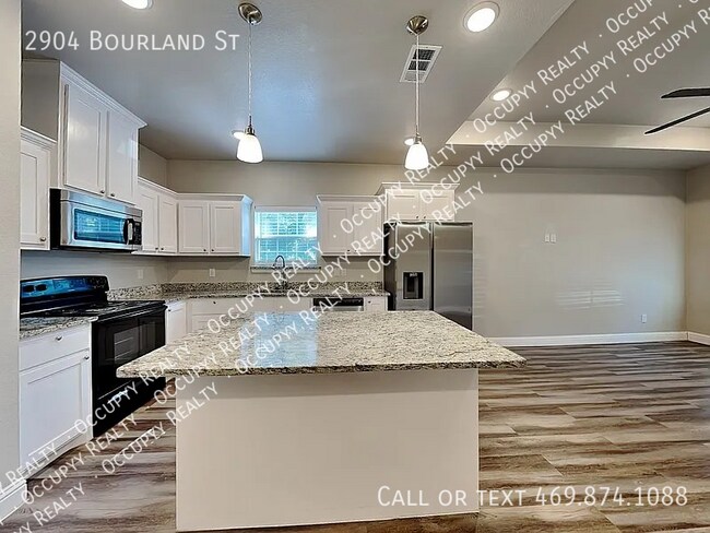 Building Photo - 2904 Bourland St