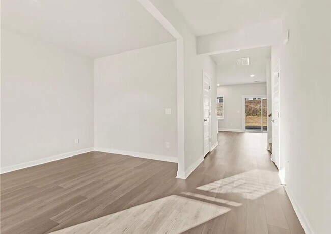 Building Photo - Beautiful 4/3 Available Now!