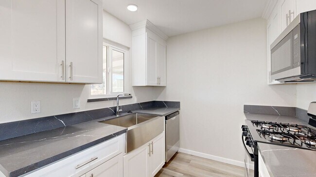 Foto del edificio - 9670 Timberlane Ave
