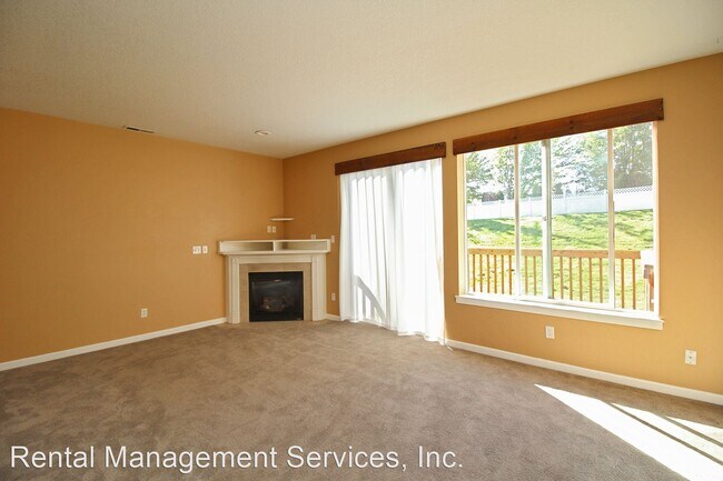 Building Photo - 2 br, 2 bath House - 21410 NE Rosewood Dr