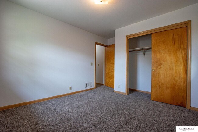 Building Photo - 3328 S 82nd Ave