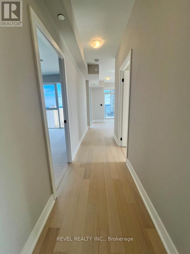 Building Photo - 2088 James St