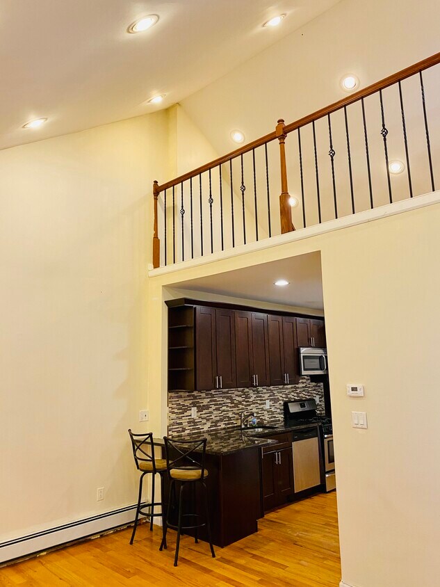 Foto principal - 633 Beach 67th St
