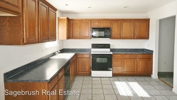 Building Photo - 3 br, 2 bath House - 237 Wicks Ave.