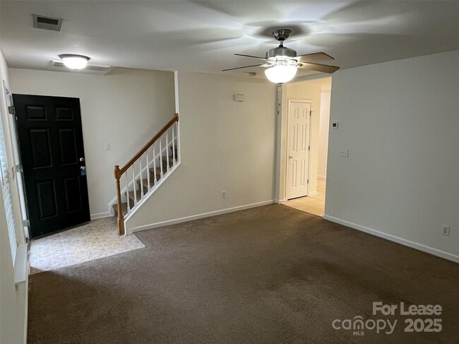 Building Photo - 688 Continental Dr