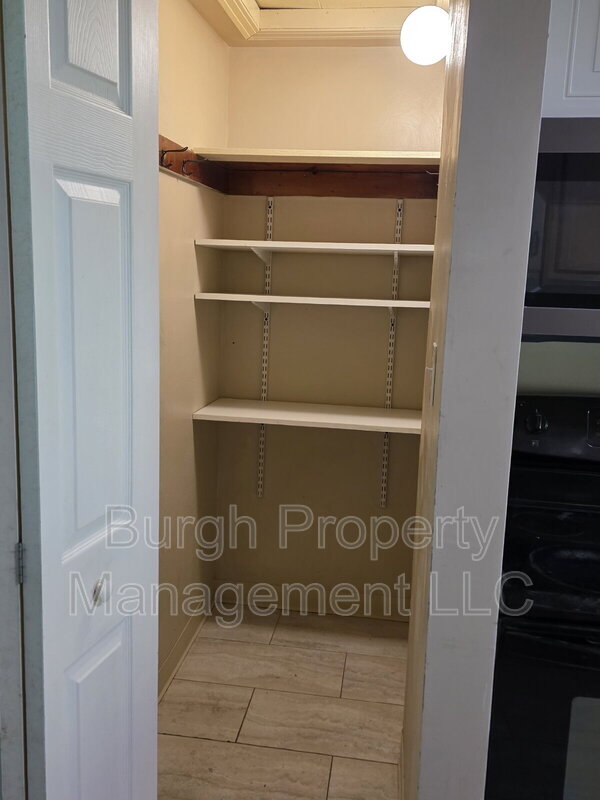 Foto del edificio - 286 Thompsonville Rd