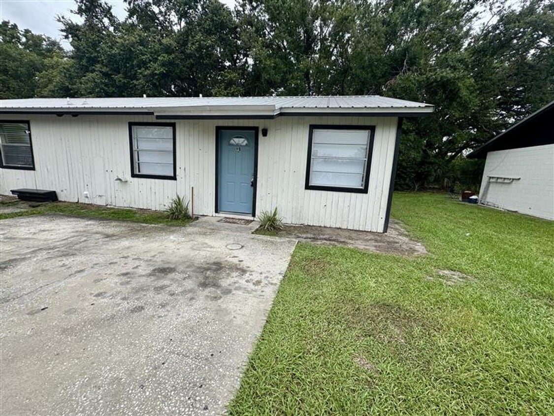 2 BED 1 BATH READY TO RENT IN PLANT CITY! - 2 BED 1 BATH READY TO RENT IN PLANT CITY!