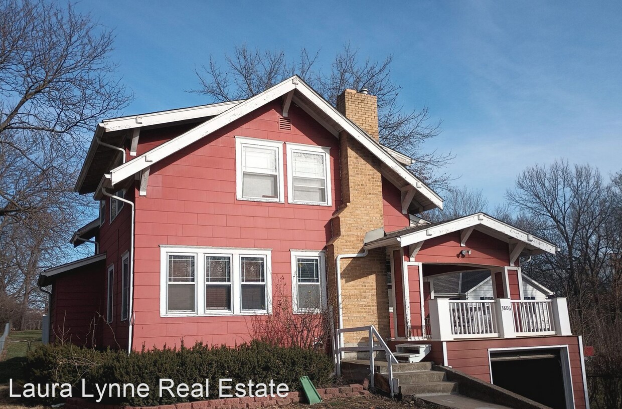 2 br, 1 bath House 3806 E 96th House Rental in Kansas City, MO