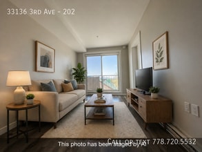 Building Photo - 33136 3 Ave