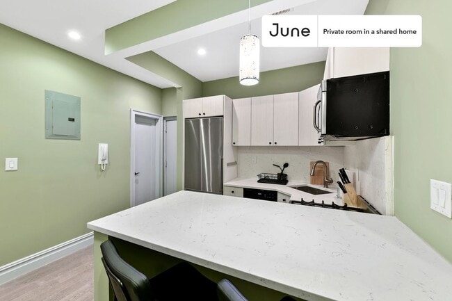 Foto del edificio - Room in Shared 3 bed/2 bath home in East Village