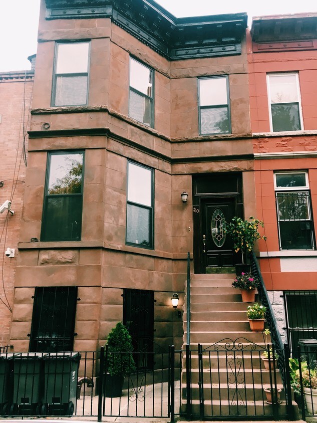 Primary Photo - 760 Madison St