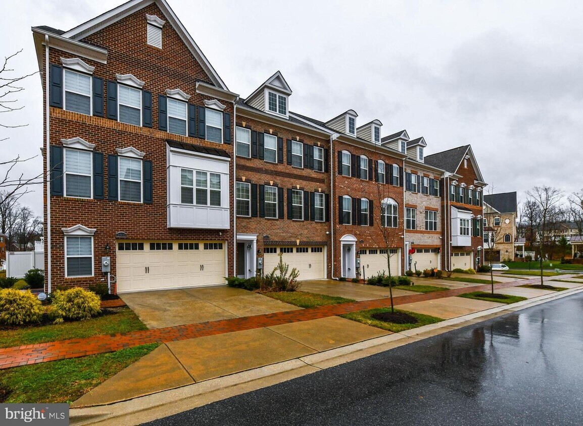 2812 Medstead Ln, Upper Marlboro, MD 20772 Townhome Rentals in Upper