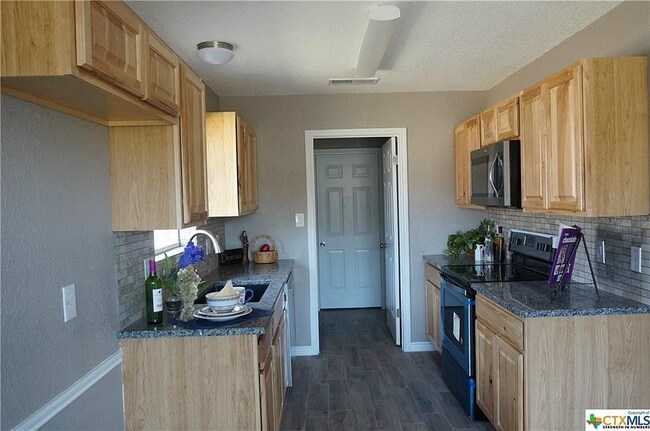 Building Photo - 3801 Oak Valley Dr