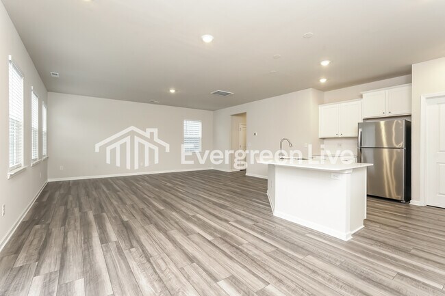 Building Photo - 5603 Hydrangea St